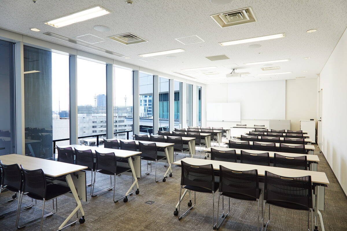 スクール形式のレイアウト（ヒカリエカンファレンスRoomD）